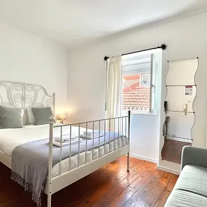 amalia-studios.hotels-lisbon-portugal.com/